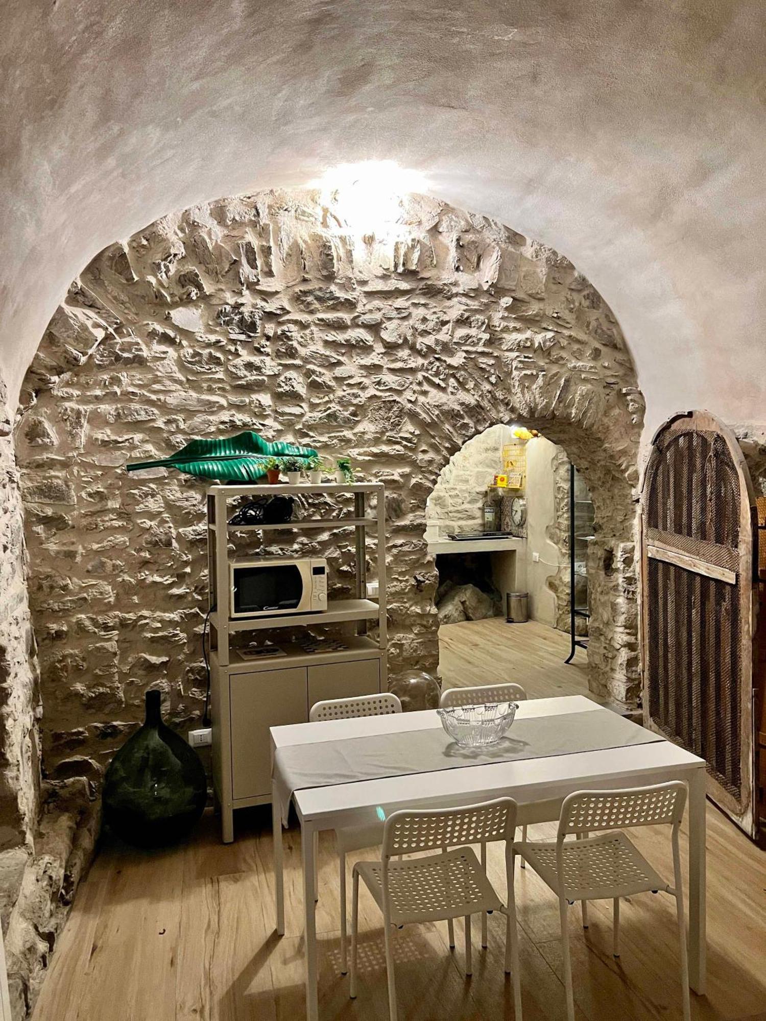 La Finestra Di Dante Apartment Mulazzo ภายนอก รูปภาพ